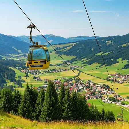 Allgaeu Luxury Bergloewe Mit Sauna *