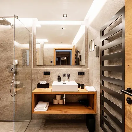 Allgaeu Luxury Bergloewe Mit Sauna 公寓