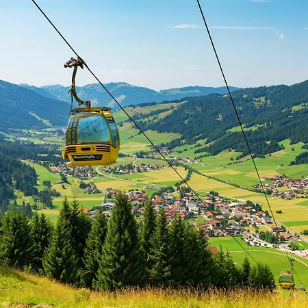 Allgaeu Luxury Bergloewe Mit Sauna *