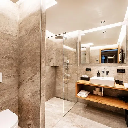 Allgaeu Luxury Bergloewe Mit Sauna *